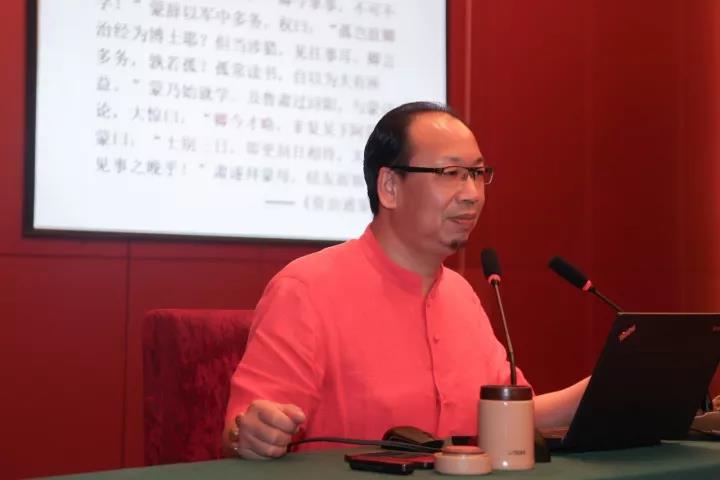 圖丨葉觀瀾教授現(xiàn)場授課