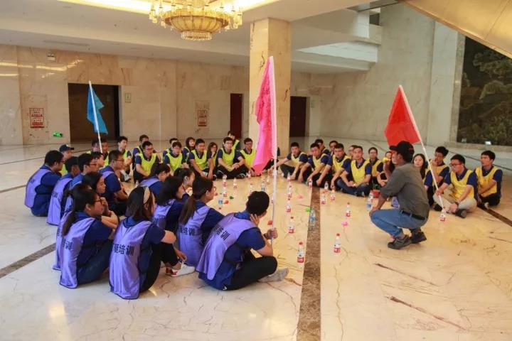 圖丨骨干員工首期班團(tuán)隊拓展精彩瞬間