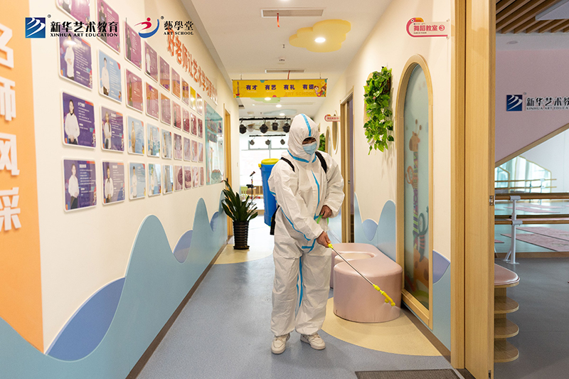 筑牢“防疫墻”，護(hù)好“一校人”